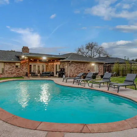 Southern Rustic Home Pool Hot Tub Attractions